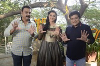 Andaru Bagundali Andulo Nenundali Movie Opening